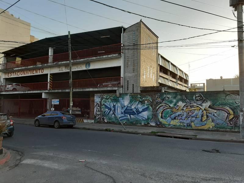 Terreno de 1.100m2 con estructura de hormigon en Morón