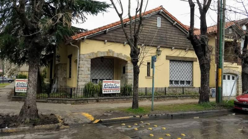 Casa 6 Ambientes en Ituzaingó Cercano a La Estación 5