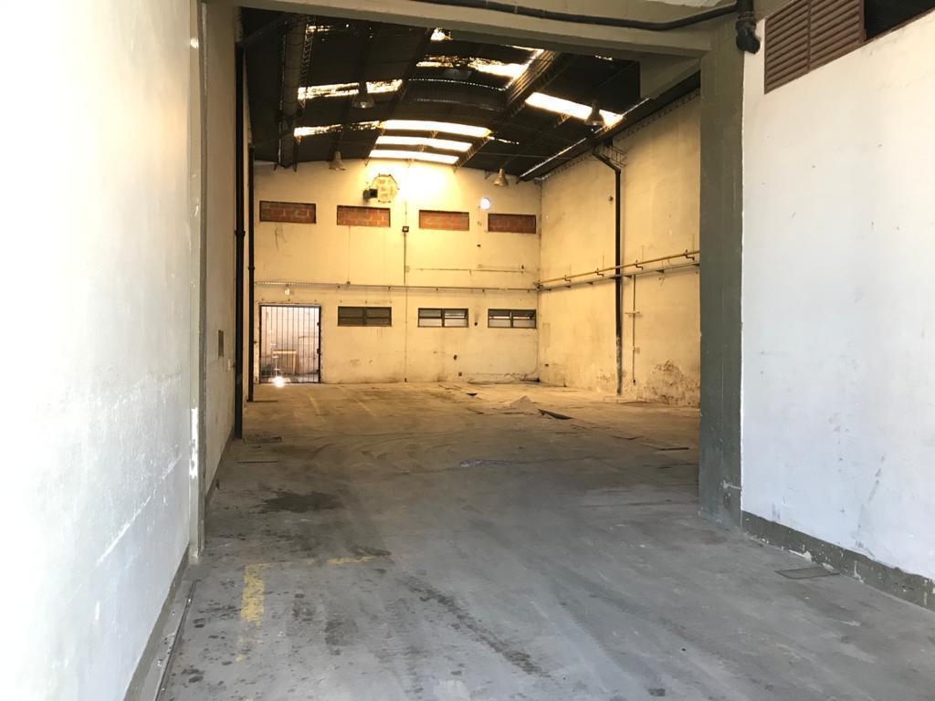 Galpón en Plena Zona Industrial Oportunidad Inversor con Renta 1
