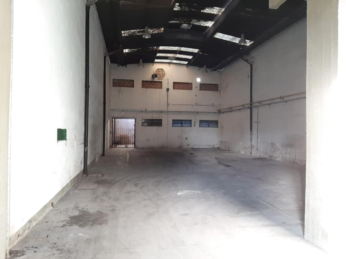Galpón en Plena Zona Industrial Oportunidad Inversor con Renta 3