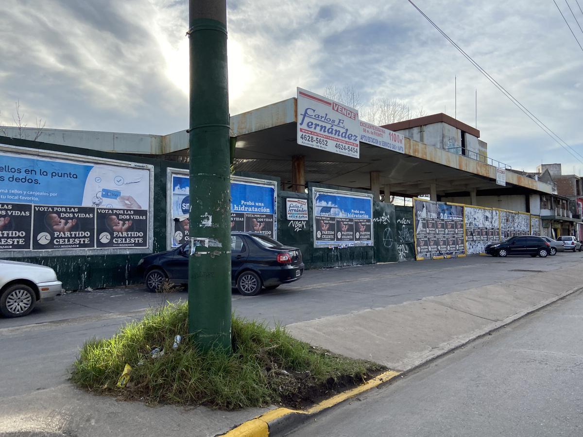 Estación de Servicio en Importante esquina con 98m en Ituzaingó