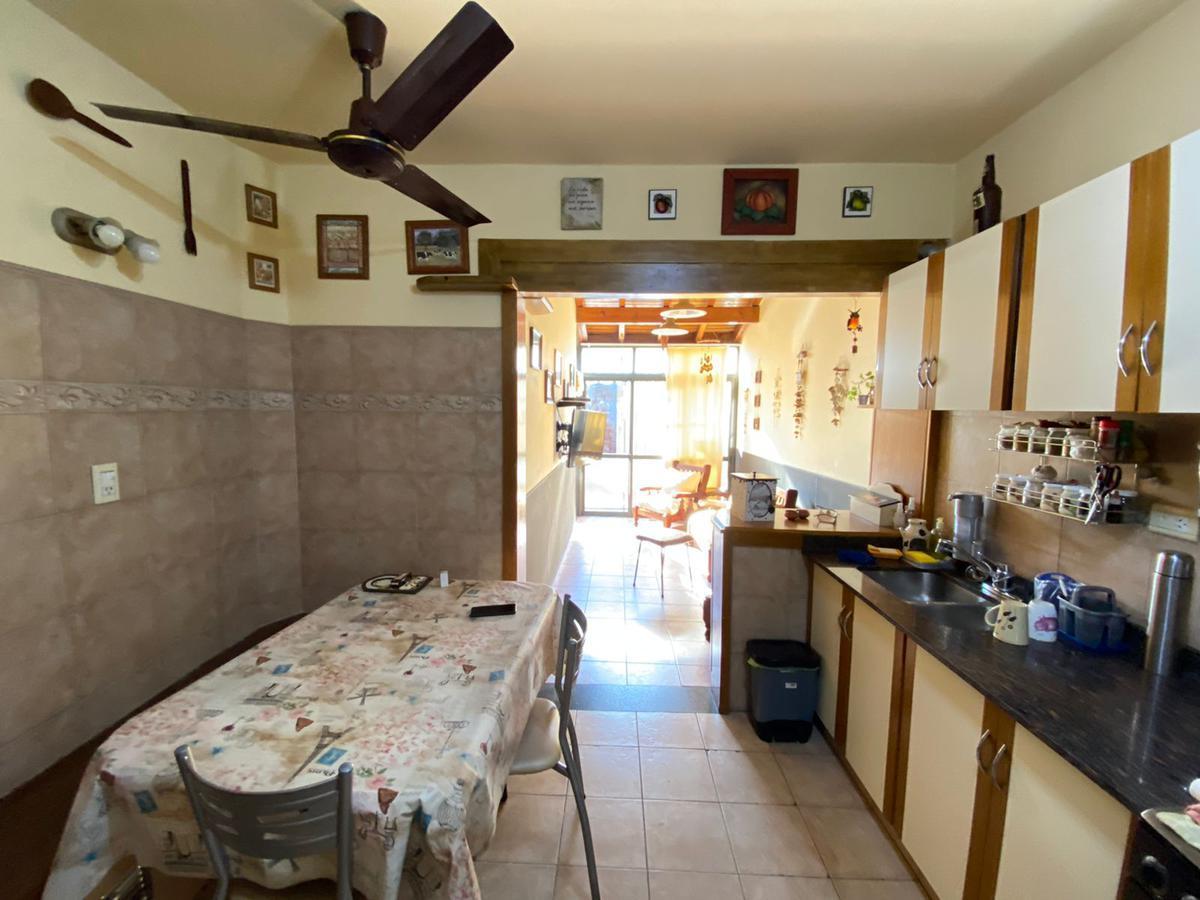 Casa estilo chalet en excelente ubicación en Morón