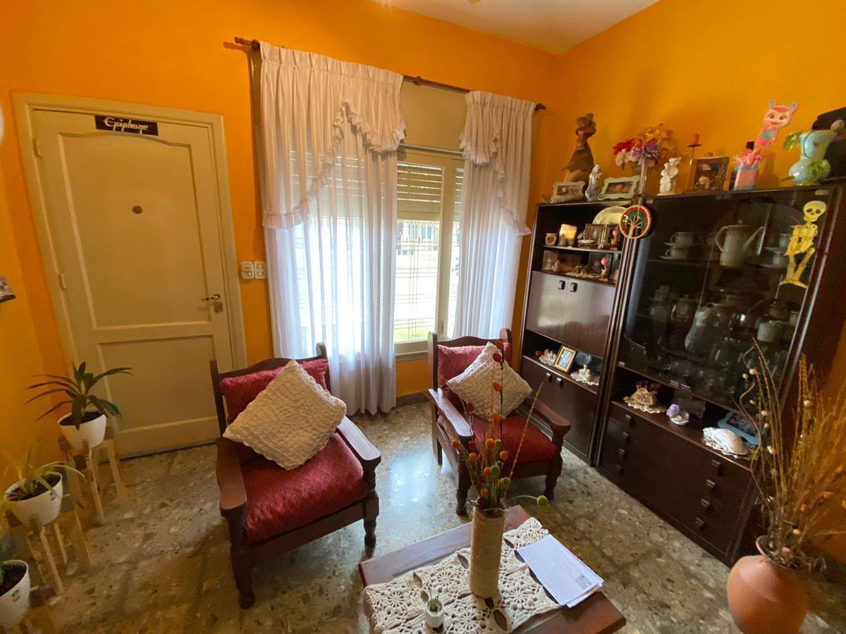 Casa 3 ambientes en Castelar Norte