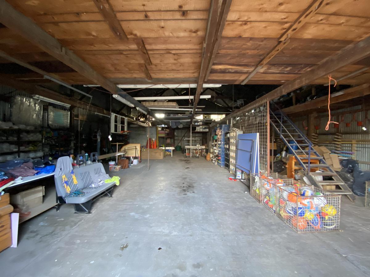 Excelente Establecimiento Industrial con 3.600 m² 4