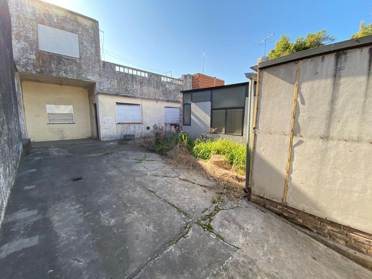 2 Casas Construidas con 400 m² en Zona Industrial 4