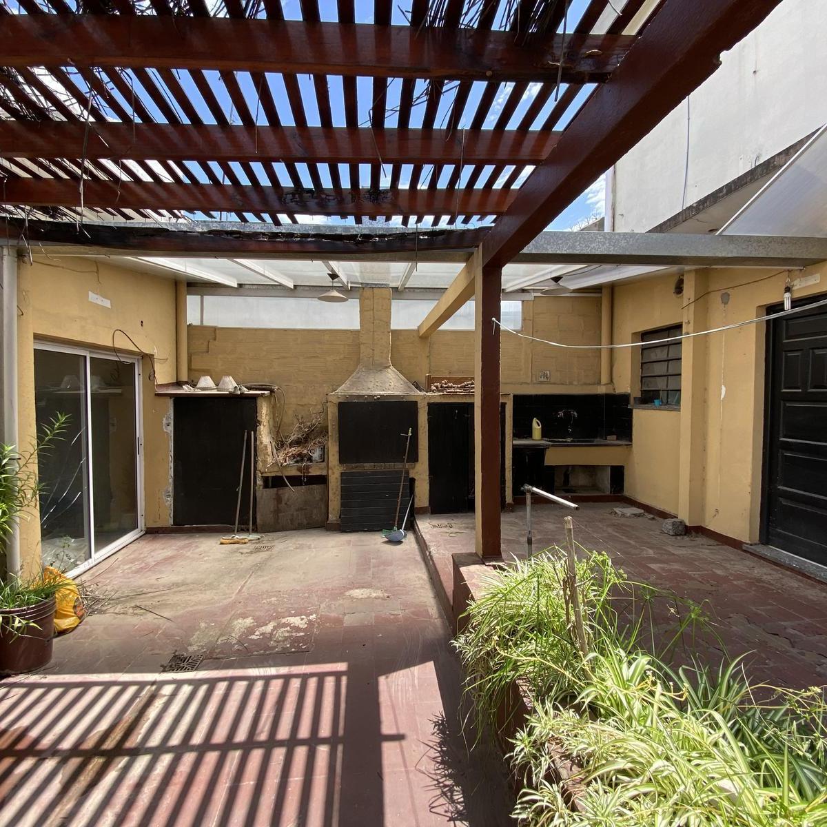 2 Casas Construidas con 400 m² en Zona Industrial 3