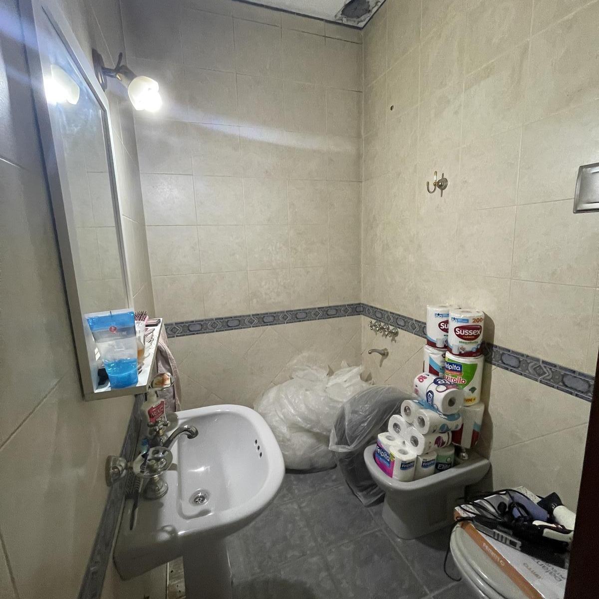 Casa de 7 Ambientes con Fondo en Morón Sur 2
