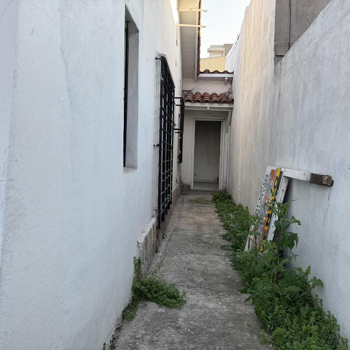Casa Dividida en Excelente Zona de Ituzaingó Sur 5