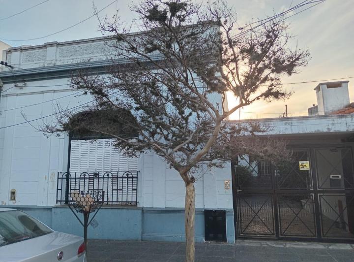 Casa de 4 ambientes en Morón Norte