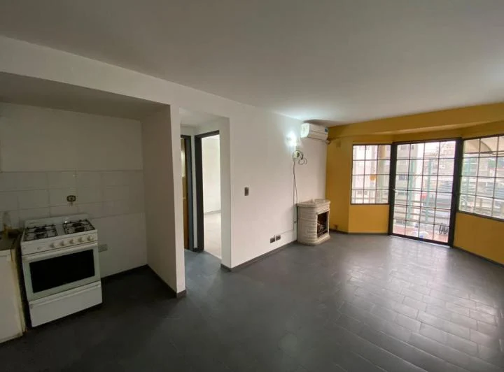 Departamento de 2 ambientes en Morón Sur 4