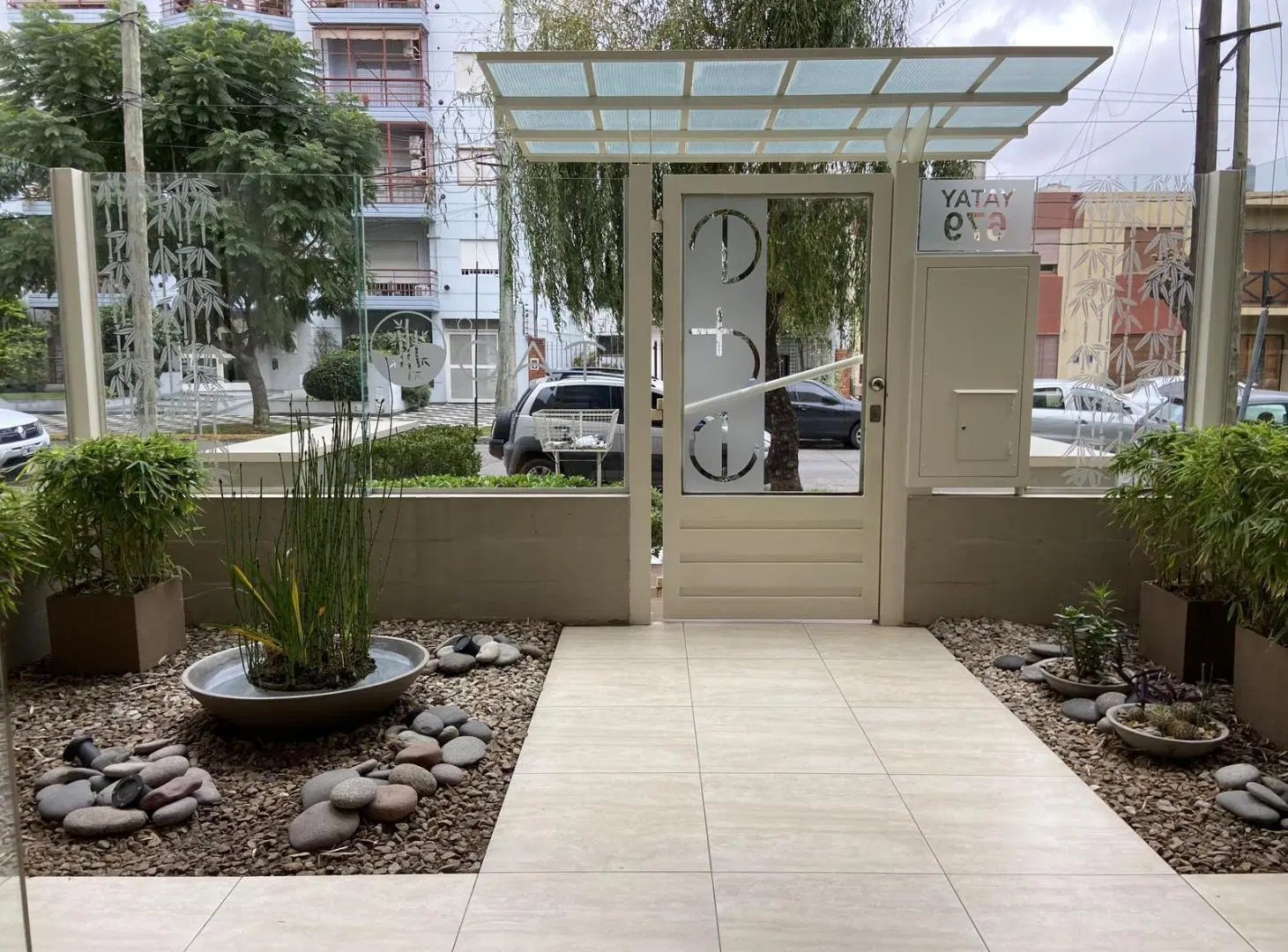 Departamento monoambiente con cochera en Morón Sur 3