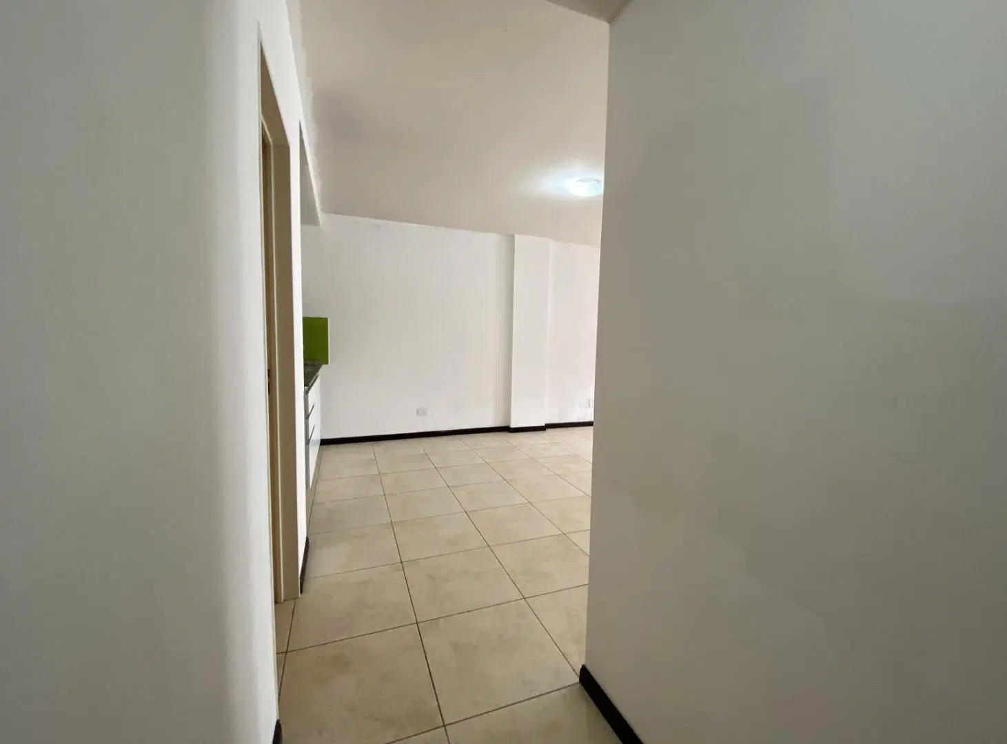 Departamento monoambiente con cochera en Morón Sur 4