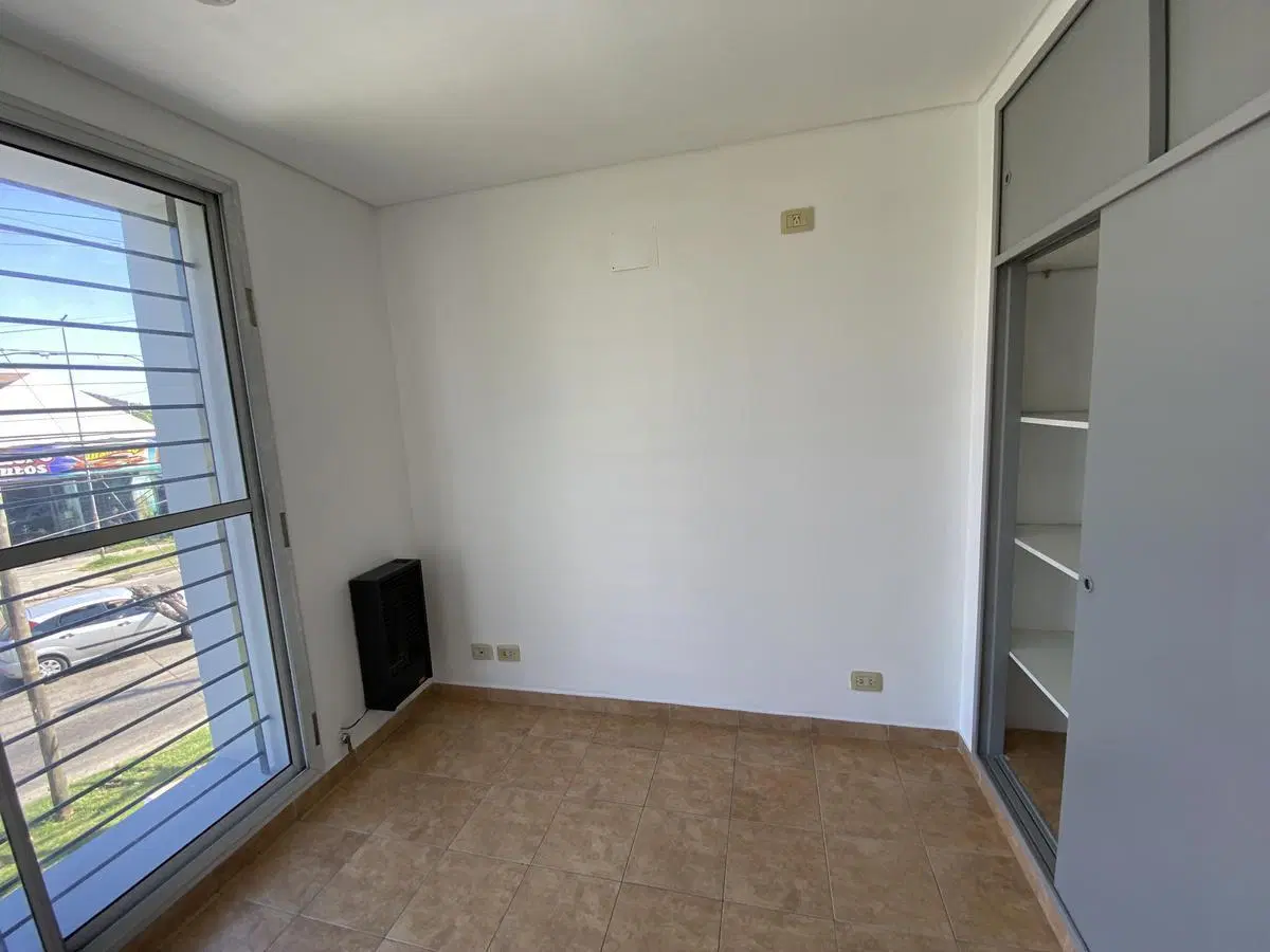 Departamento 3 ambientes con patio en Morón Norte 2