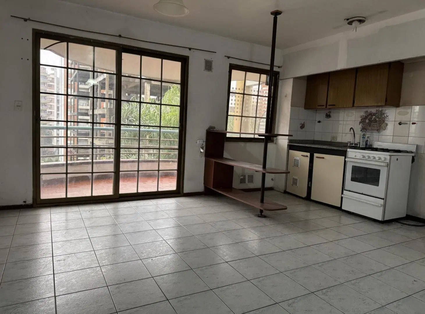 Departamento monoambiente con balcón amplio en Morón Norte 5