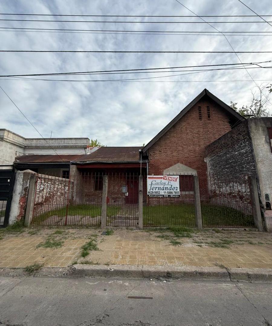 Foto de Casa para refaccionar con terreno cercano al centro de Morón, imagen 1