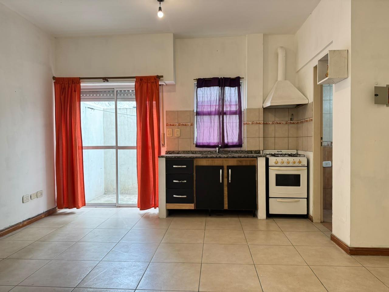 Foto de Departamento monoambiente en planta baja en Morón, imagen 2