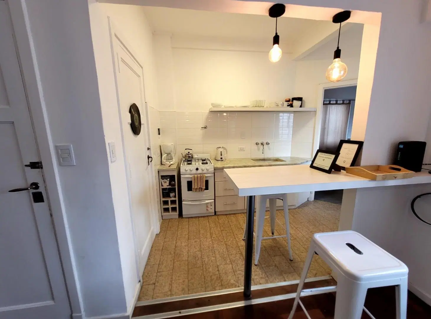 OPORTUNIDAD!! Departamento de 3 Ambientes con dependencia a metros de Plaza Colon 2
