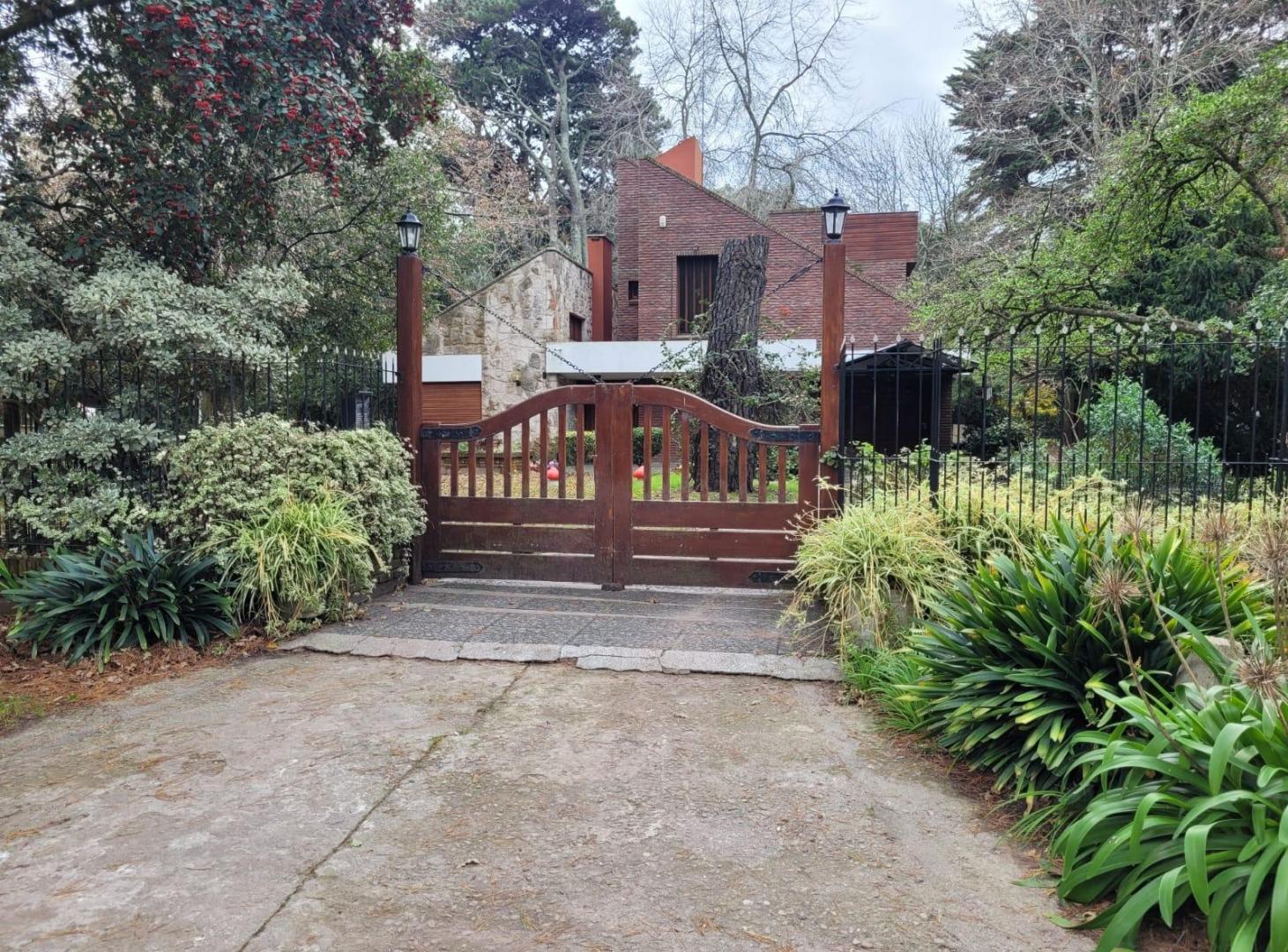 Excelente casa en venta en Bosque Peralta Ramos
