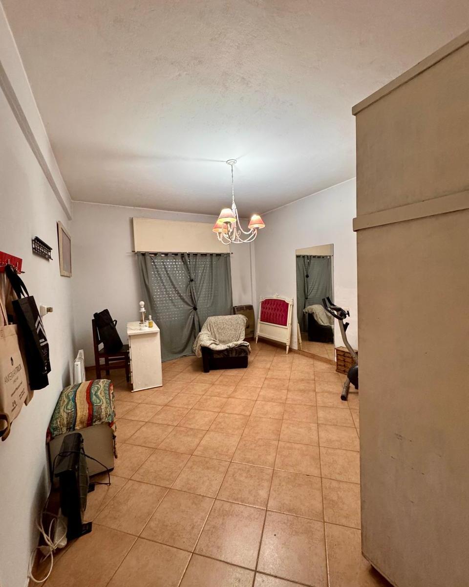 Venta en Block 2 Departamentos de 3 Ambientes en Berazategui. 2