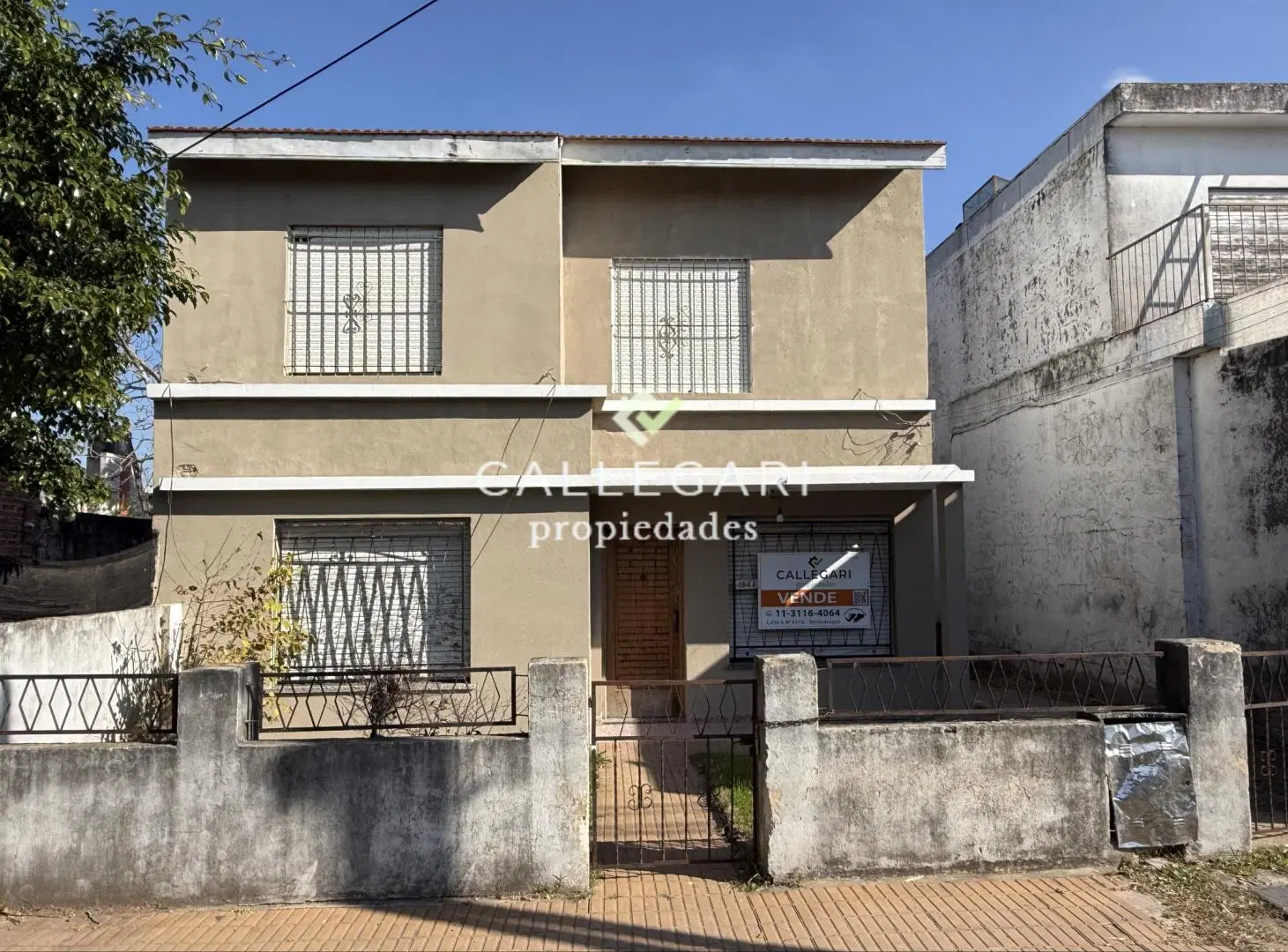 Casa 5 ambientes con Parque en venta - Berazategui - ¡PERMUTA! 2