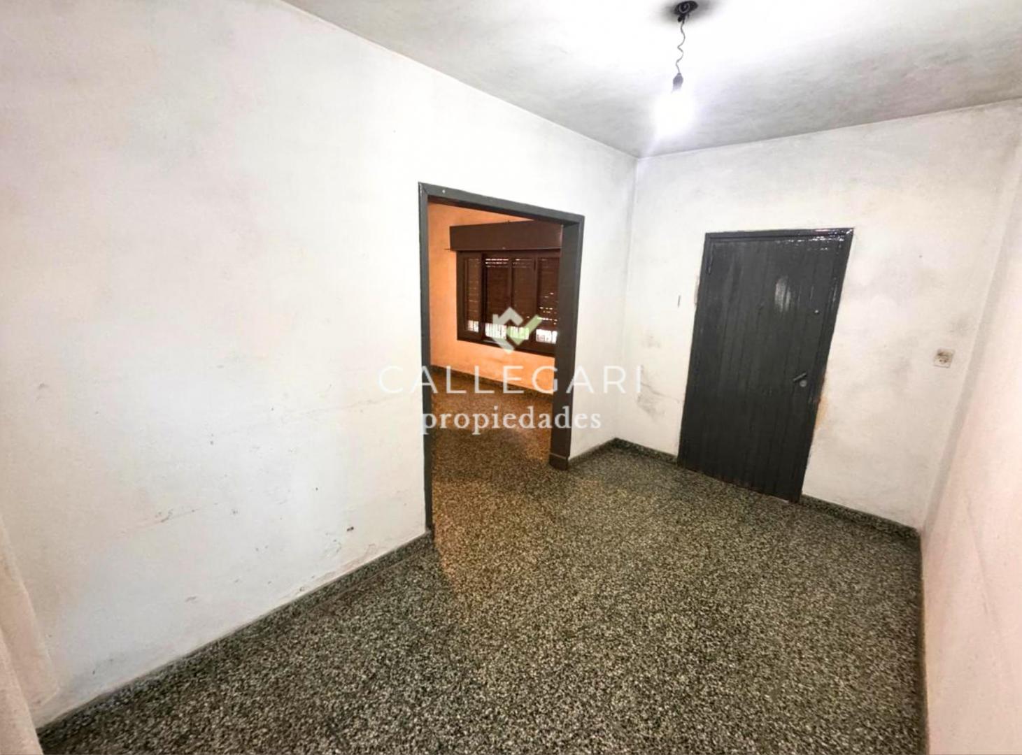 Foto de PH 2 ambientes con Parque en alquiler - Berazategui, imagen 1