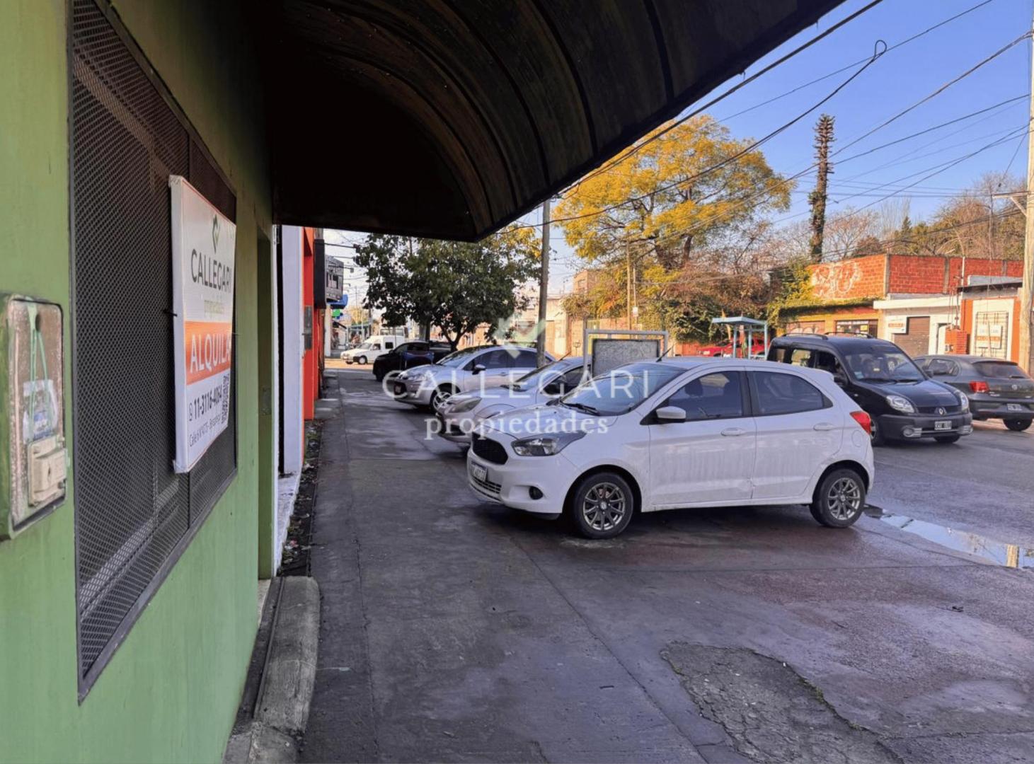 Foto de Local en alquiler sobre Av. 14 - Berazategui, imagen 1