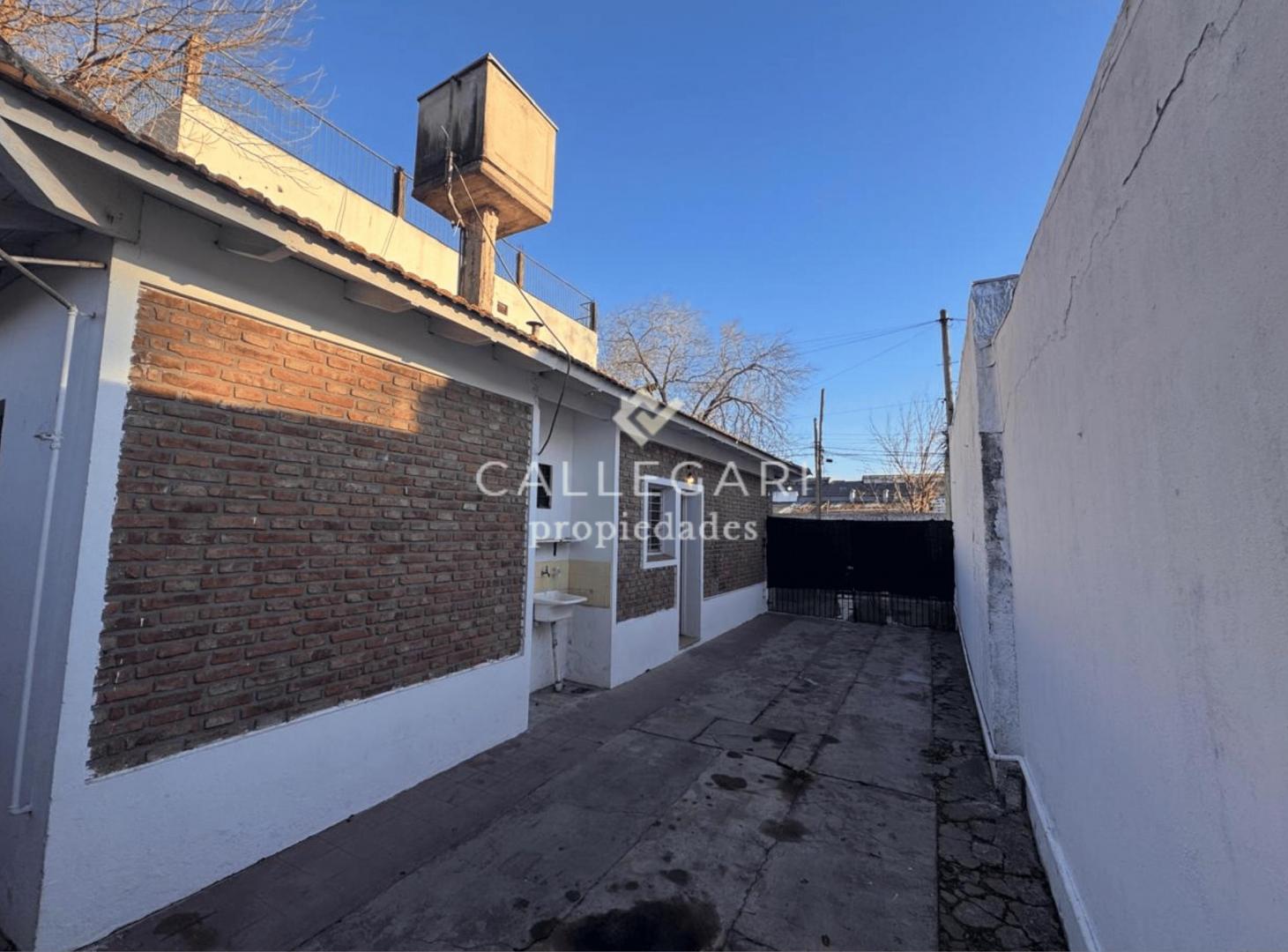 Foto de Casa 4 ambientes con Cochera en alquiler - Berazategui, imagen 4