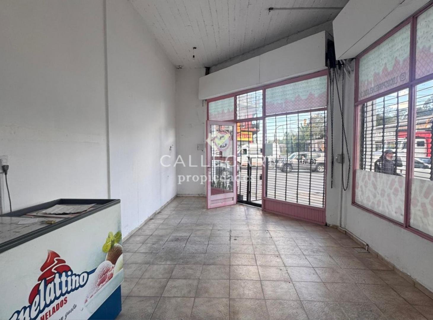 Foto de Local en alquiler sobre Av. Mitre - Berazategui, imagen 3