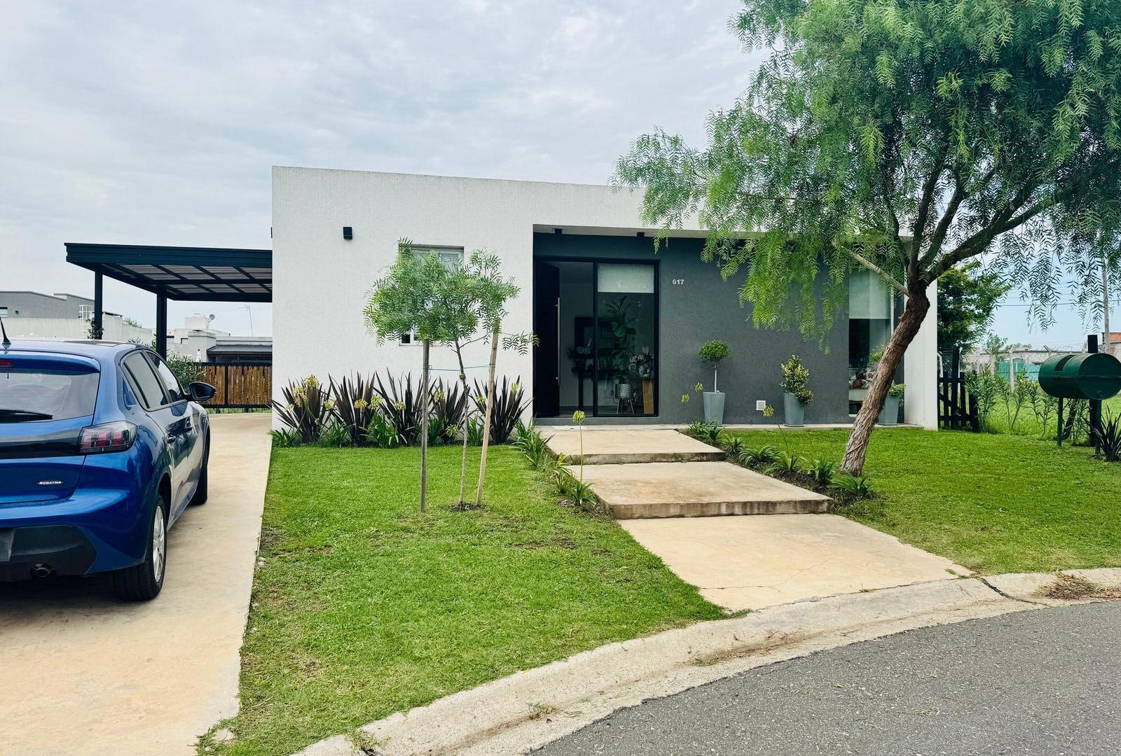 Casa en venta Barrio Santa Elena-Pilar del Este