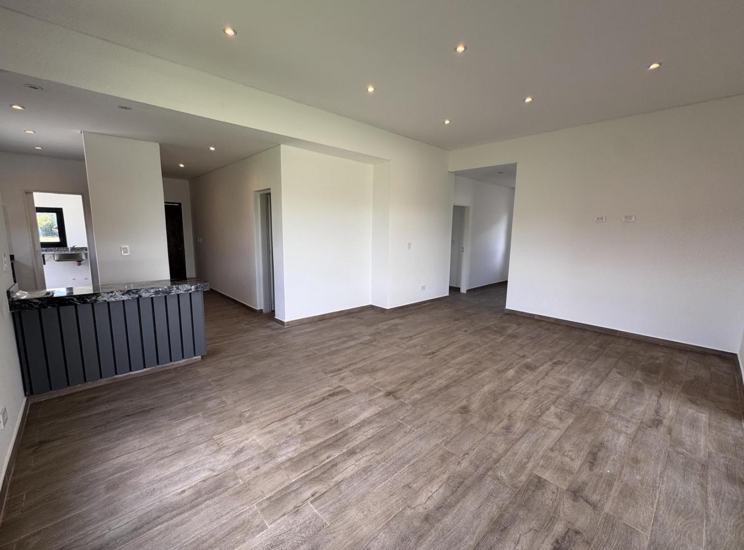 Casa 5 ambientes en San Ramon, Pilar del este.