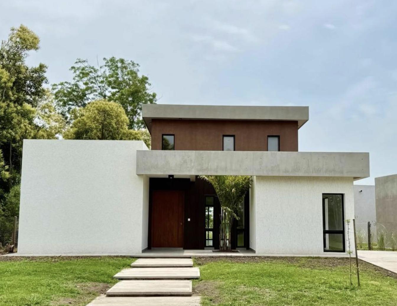 Casa en venta en Barrio Privado Santa Elisa, Pilar del Este. 1000