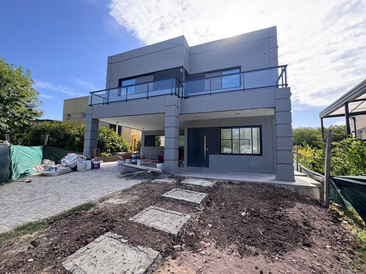 Casa en Santa Elena A Estrenar 4 Ambientes Lote Interno