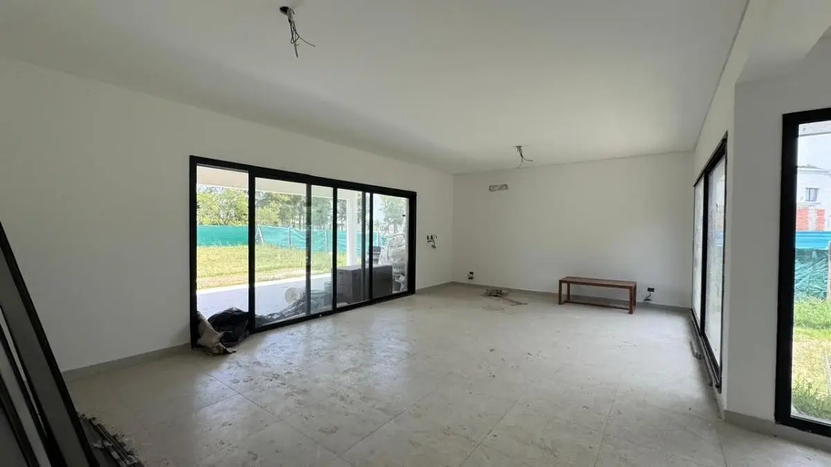Casa en Santa Lucia, Pilar del este 4