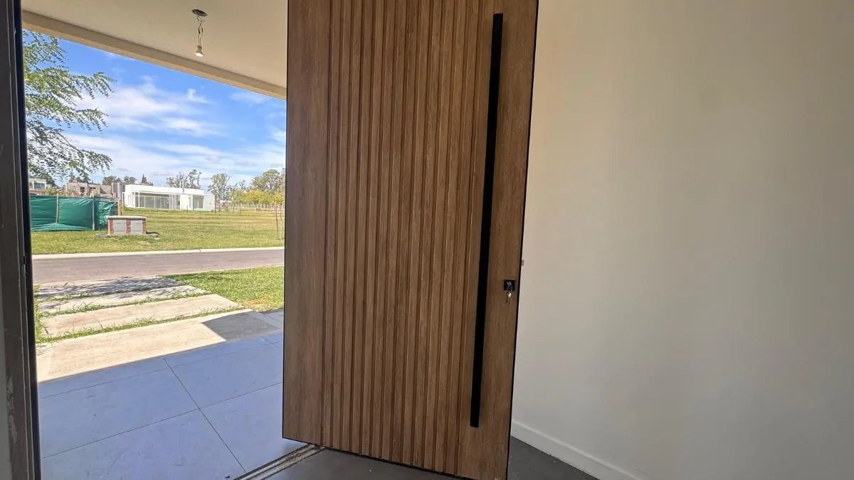 Casa en venta en Barrio Privado Santa Sofía, Pilar del Este. 1000 4