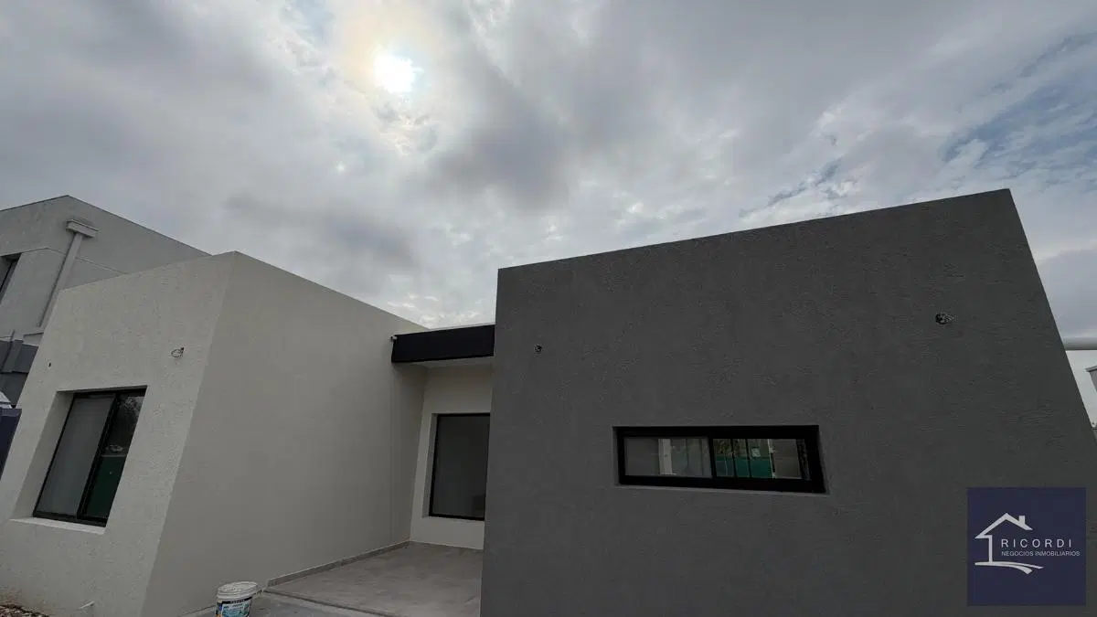 Casa en venta en Barrio Privado San Ramon, Pilar del Este al 1000 2