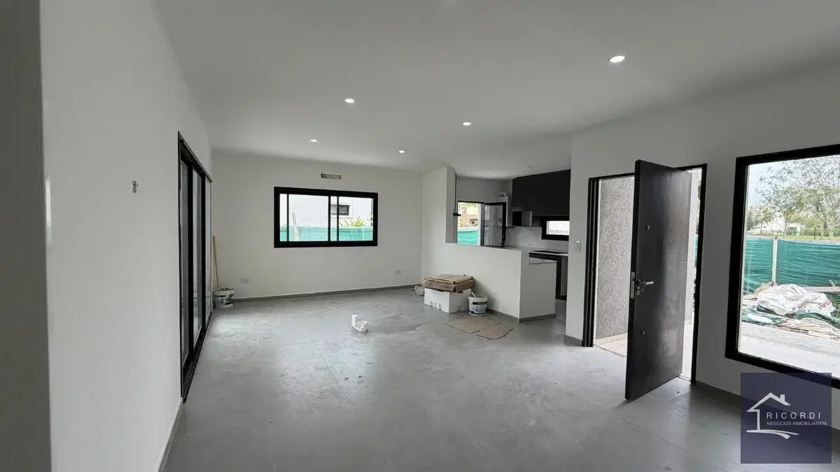 Casa en venta en Barrio Privado San Ramon, Pilar del Este al 1000 5