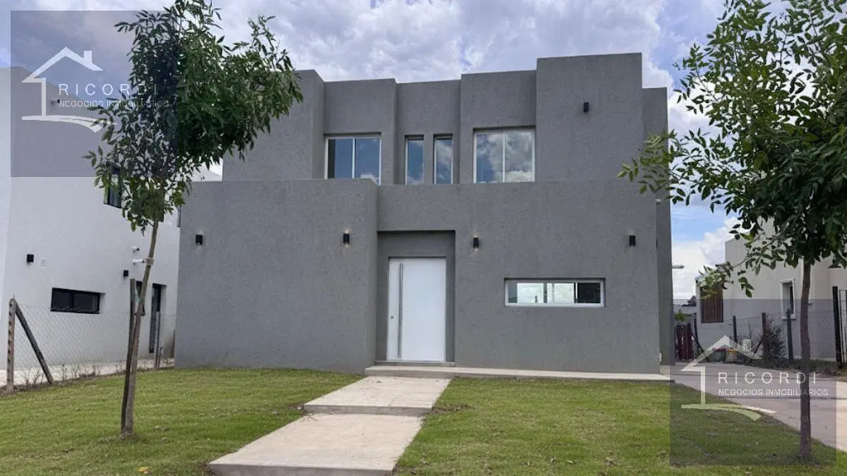 Casa en venta en Barrio Privado Santa Elisa, Pilar del Este. 1000 1