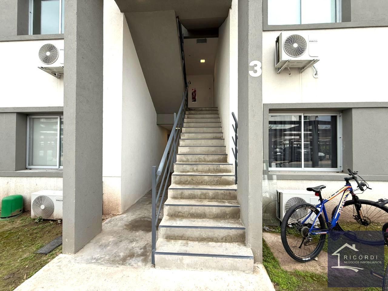 Departamento en VENTA 4 Ambientes vista Laguna