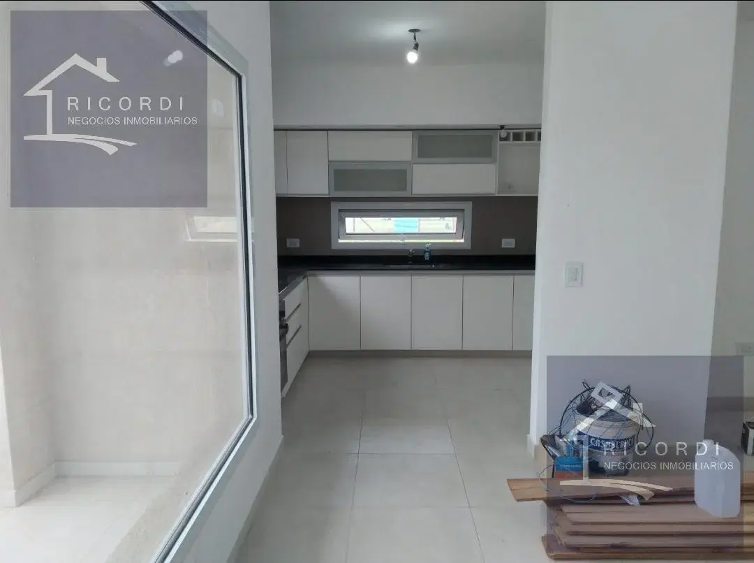 Ricordi Negocios Inmobiliarios, Casa Santa Sofia, Pilar del este! 3