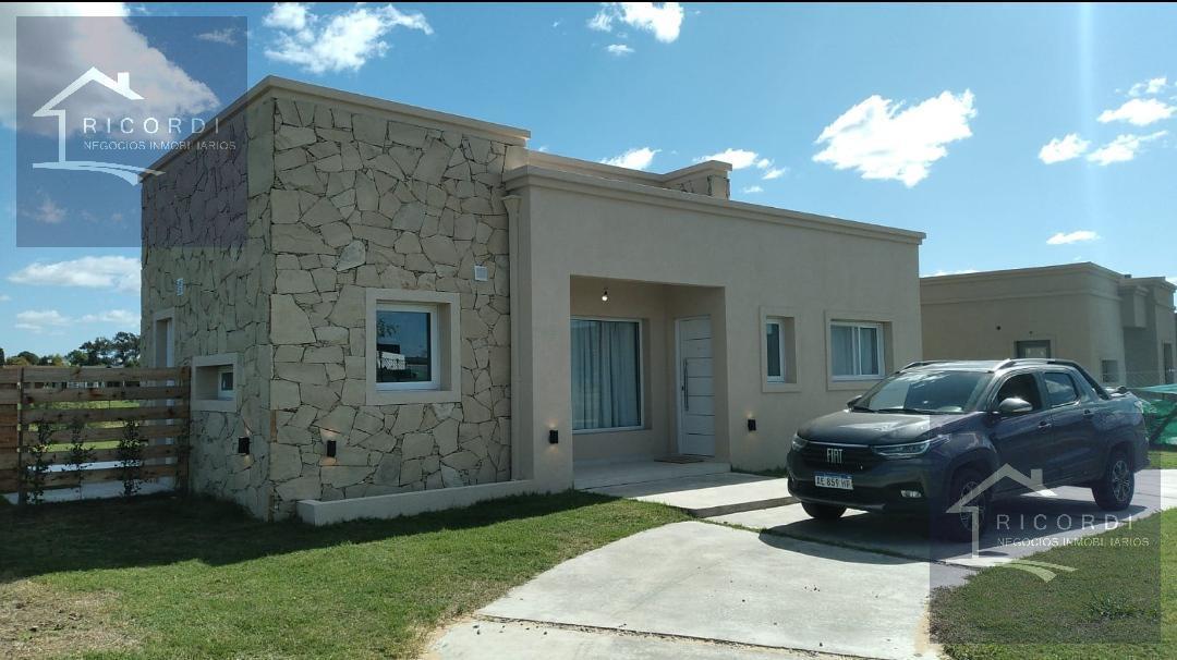 Ricordi Negocios Inmobiliarios, Casa Santa Sofia, Pilar del este!