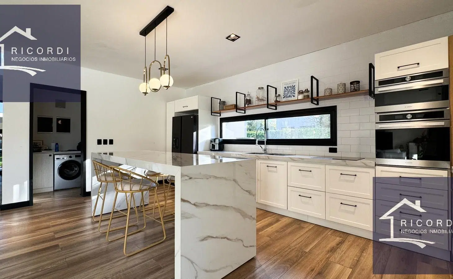 CASA DE  5 AMBIENTES, CON MUCHO DISEÑO, CAMPO GRANDE, PILAR 4