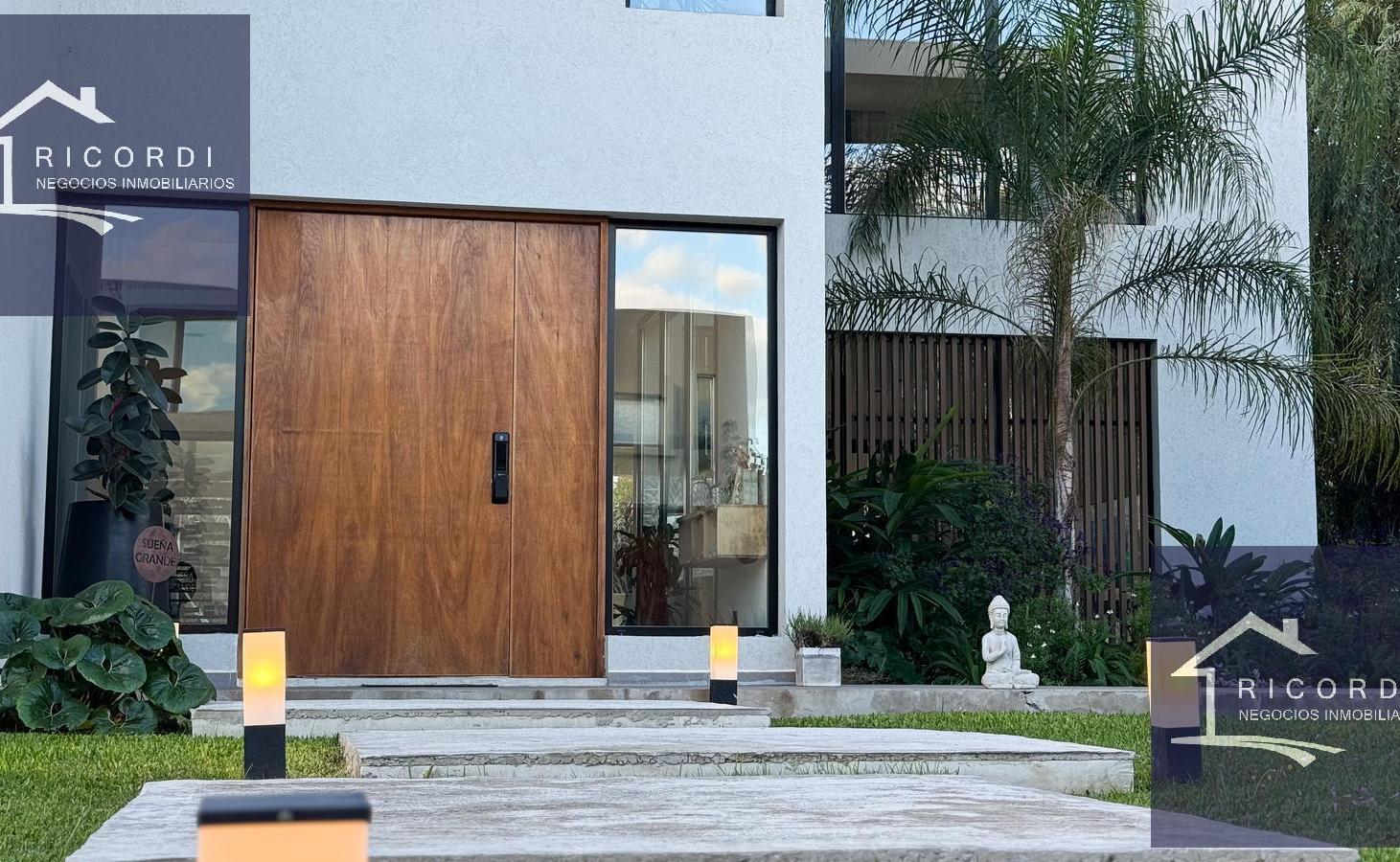 CASA DE 5 AMBIENTES, CON MUCHO DISEÑO, CAMPO GRANDE, PILAR