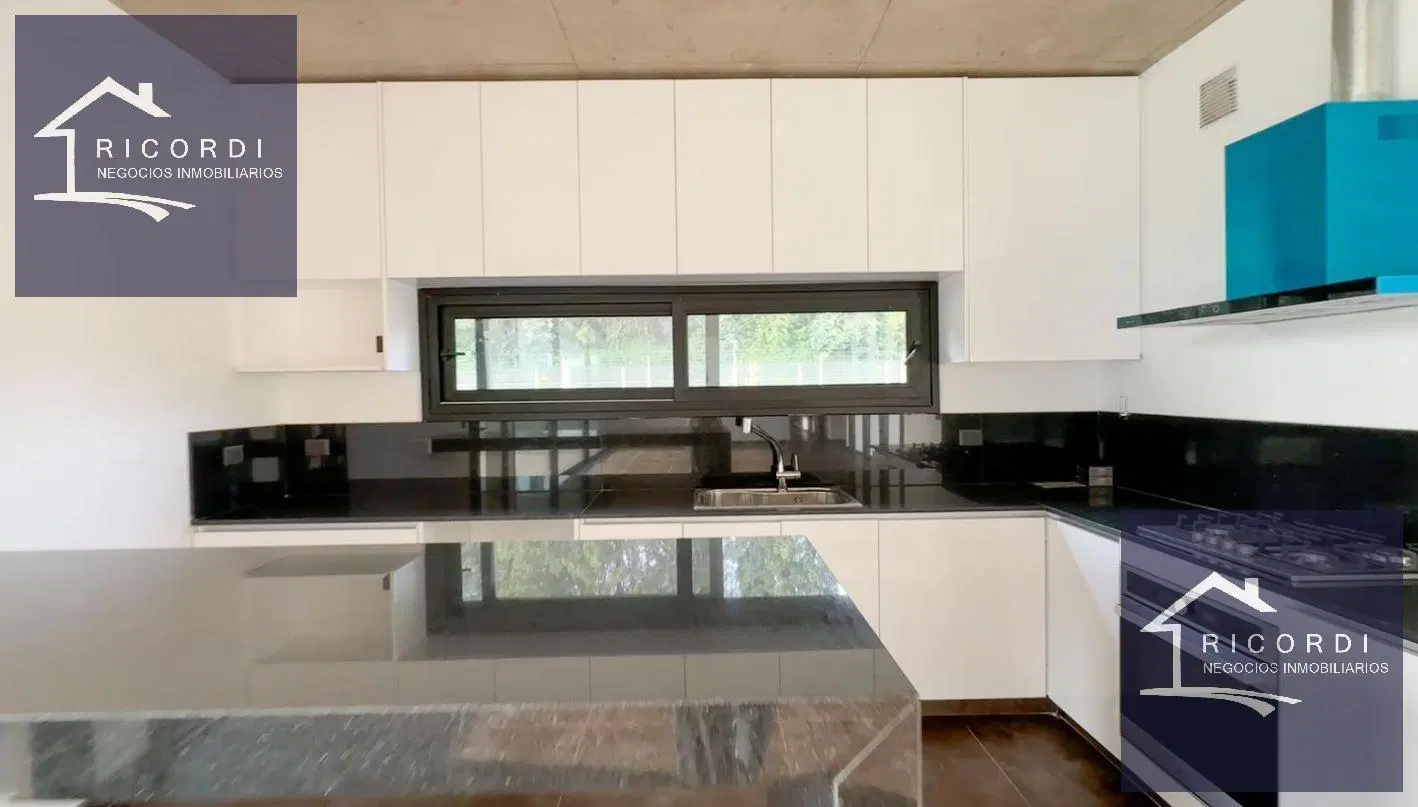 VENTA CASA DE 4 DORMITORIOS BARRIO CERRADO ALTOS DE CAMPO GRANDE 3