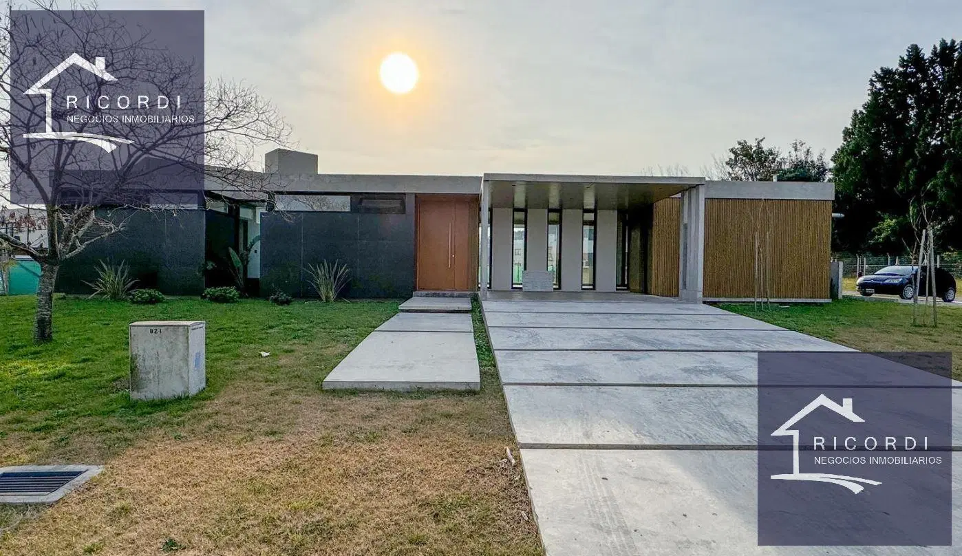 VENTA CASA DE 4 DORMITORIOS BARRIO CERRADO ALTOS DE CAMPO GRANDE 1