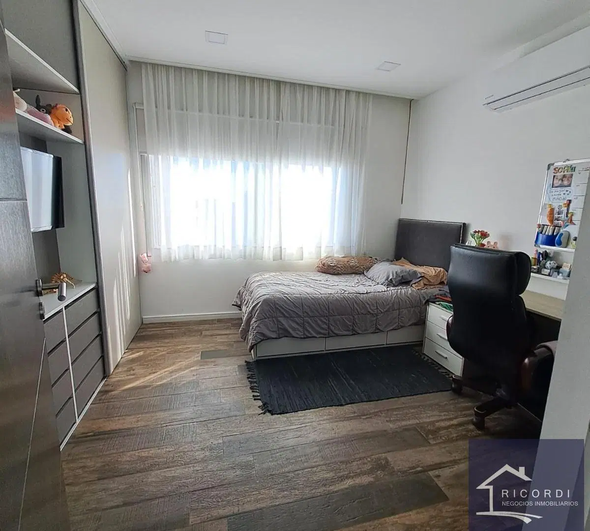 Casa En Venta 5 Ambientes al Agua en Muelles, Puertos Escobar Muelle Propio y Pileta Infinita 4