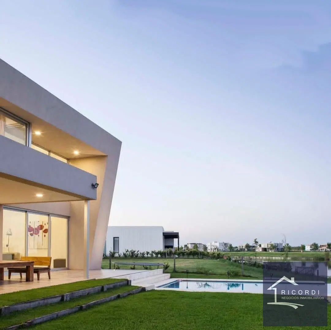Casa En Venta 5 Ambientes al Agua en Muelles, Puertos Escobar Muelle Propio y Pileta Infinita 3