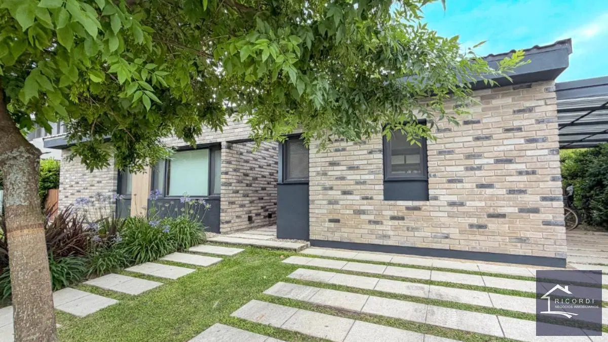 Venta Casa en Altos de Campo Grande 2