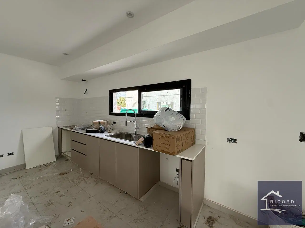 Casa VENTA Santa Elisa 5 AMB 8