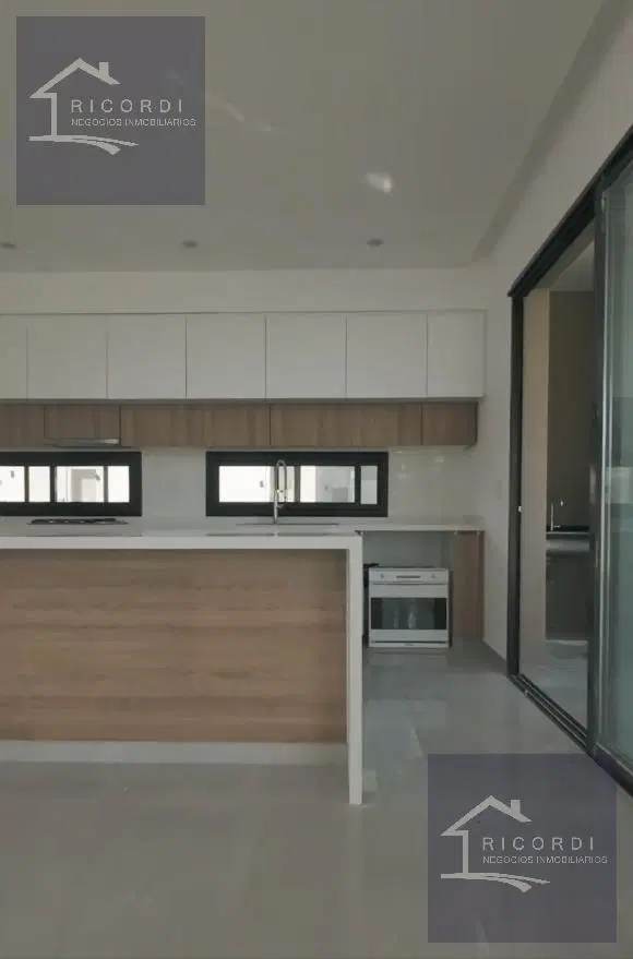 Casa en venta San Sebastian Pilar. Área 1 2