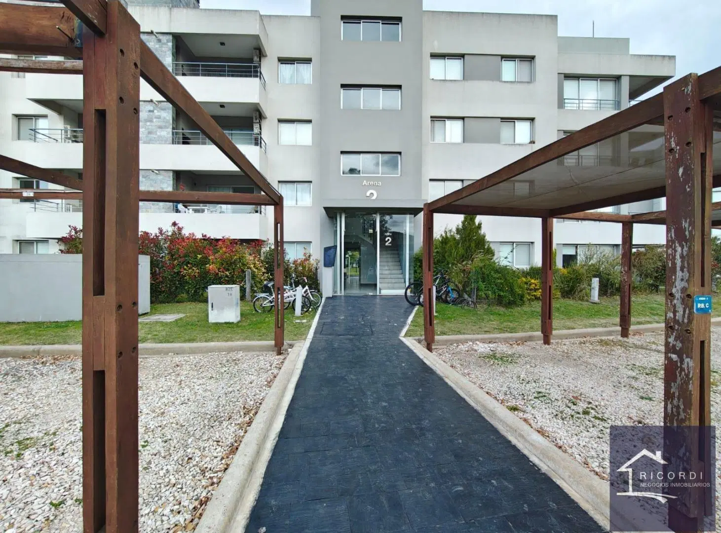 Dpto VENTA 4 Amb Lagoon Pilar vista laguna terraza 5